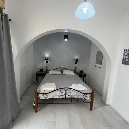 Ξενοδοχείο με διαμερίσματα Zafiri Naxos City