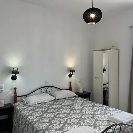 Ξενοδοχείο με διαμερίσματα Zafiri Naxos City