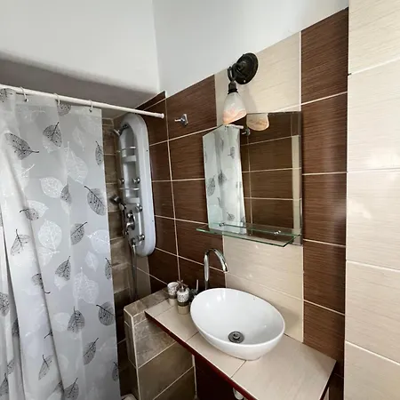 扎非里一室公寓 公寓式酒店 Naxos City