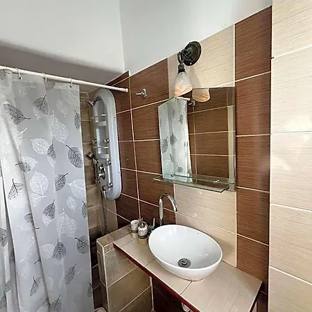 扎非里一室公寓 公寓式酒店 Naxos City