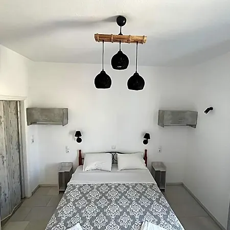 扎非里一室公寓 Naxos City